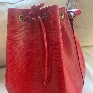 AUTHENTIC LOUIS VUITTON  NOE EPI CALF LEATHER